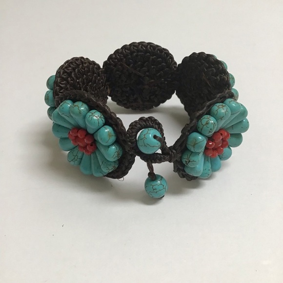 Artisan Handmade Bracelet Howlite Flowers Turquoise Look Macrame Boho Beads NEW - Picture 4 of 13